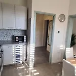 Solvit - Three Bedroom With Terrace Apartmán *