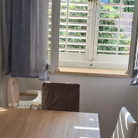 Solvit - Three Bedroom With Terrace Apartament
