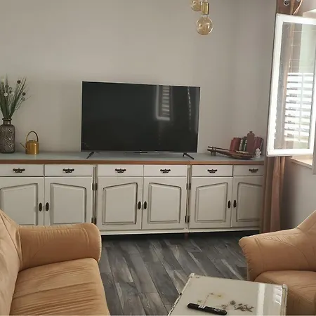 Solvit - Three Bedroom With Terrace