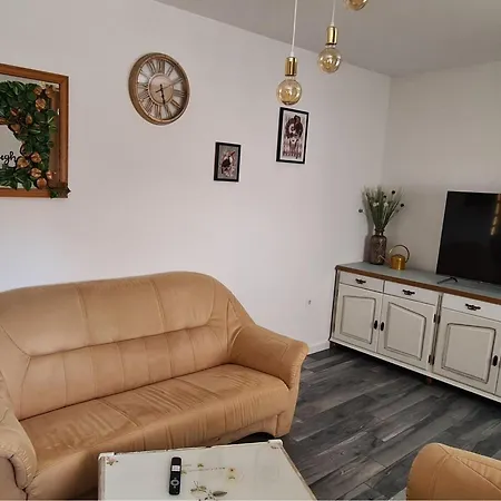 Solvit - Three Bedroom With Terrace *