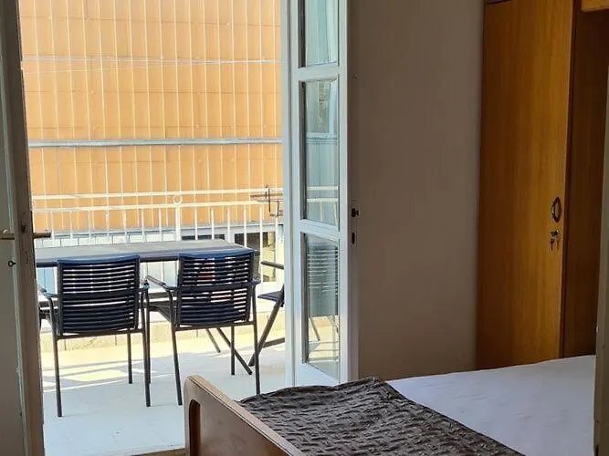 Solvit - Three Bedroom With Terrace *