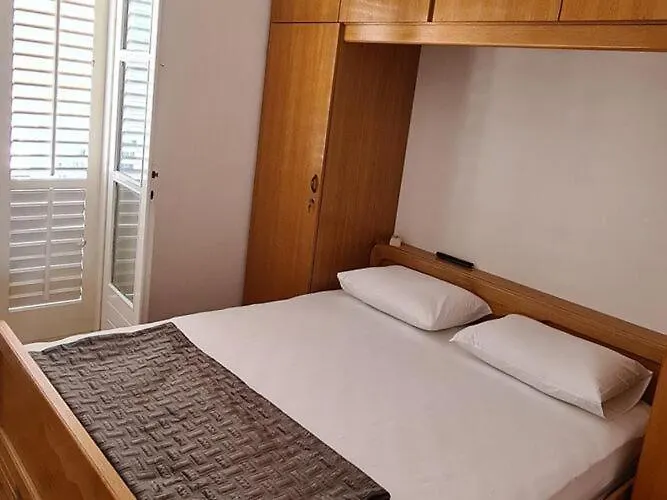 Solvit - Three Bedroom With Terrace Appartamento