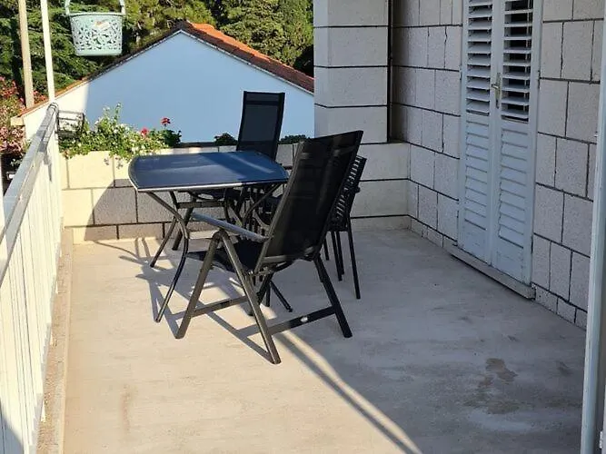 Solvit - Three Bedroom With Terrace Apartament *