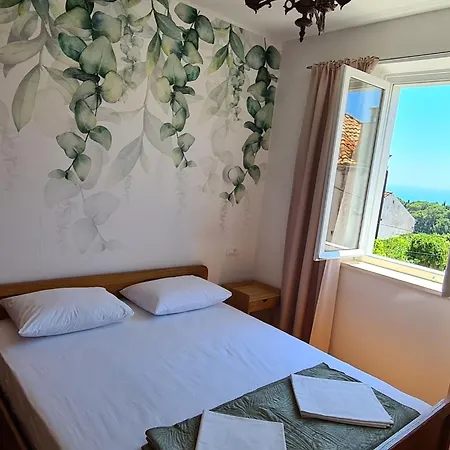 Appartamento Solvit - Three Bedroom With Terrace